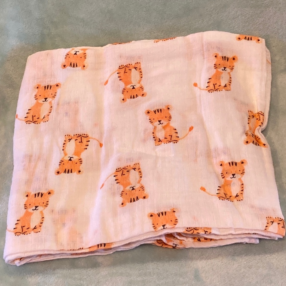 One Aden & Anais Infant Organic Dream Blanket Muslin 100% Cotton Orange Tiger